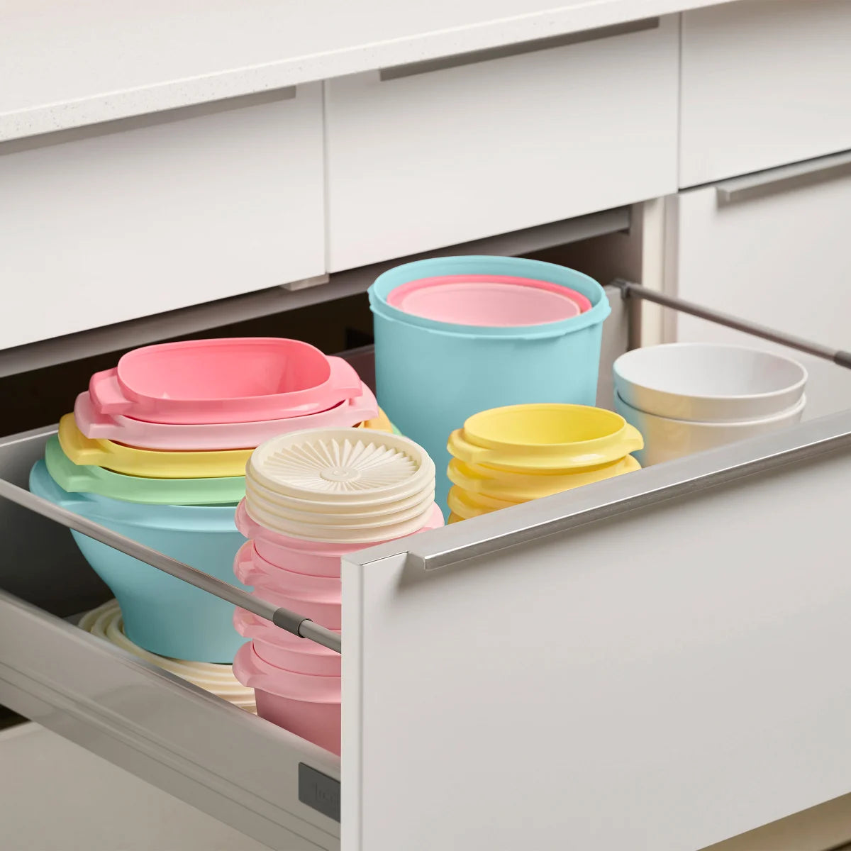(PREORDER) Tupperware Heritage Collection Food Storage Containers, Set of 32
