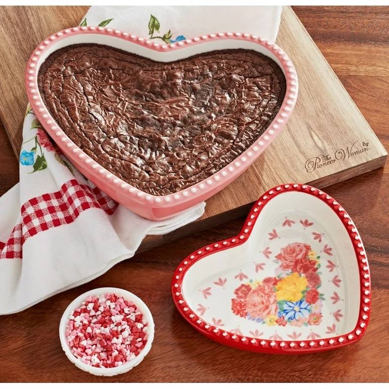(PREORDER) The Pioneer Woman 2-Piece Heart Shaped Ceramic Dish, 9 inch & 6.5 inch