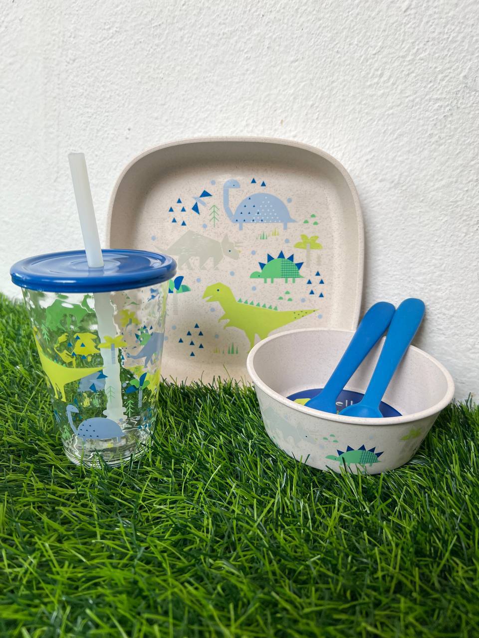 Member's Mark 5-Piece Break-resistant Wheat Straw Kids Dinnerware Set