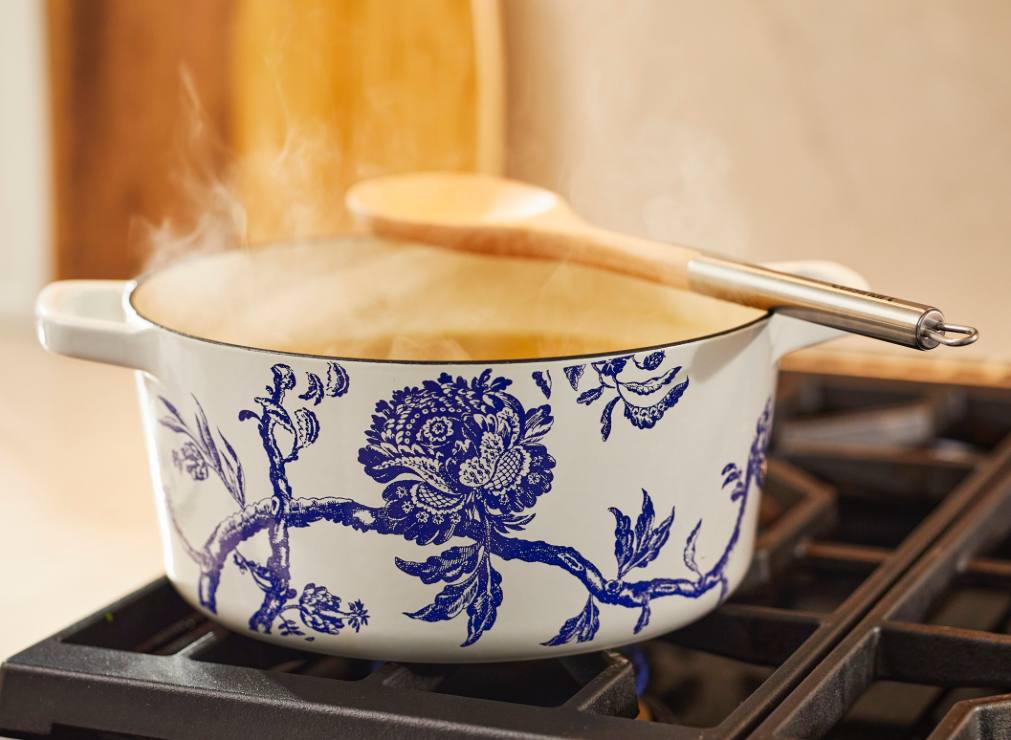 (PREORDER) Cuisinart® Caskata™ 5 QT. Round Covered Casserole (Floral)